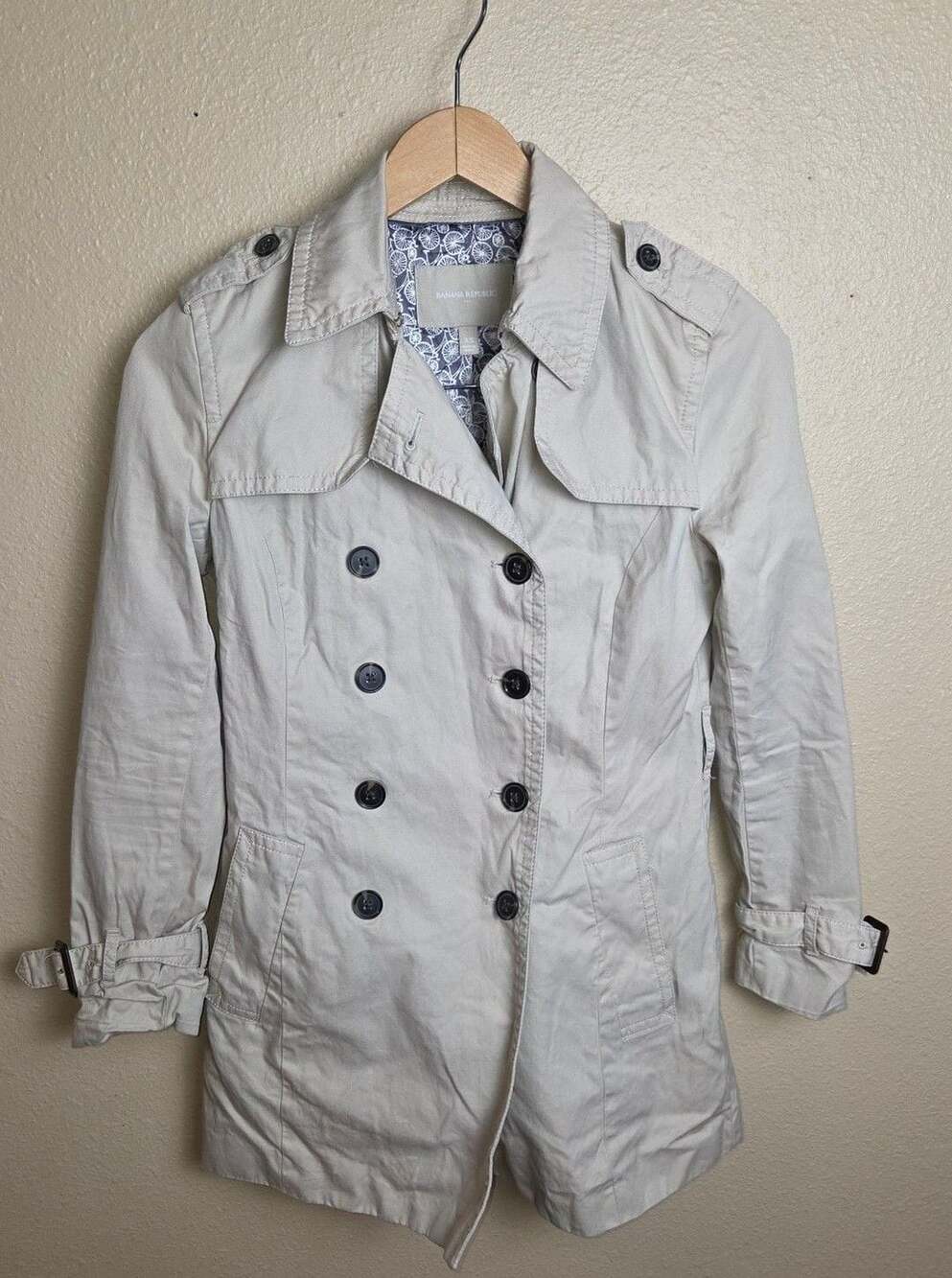 Banana Republic Trench Coat Size XS Beige Double Breasted Jacket